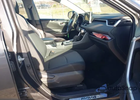 2024 Toyota Rav4 Xle z USA, uszkodzony, nr VIN 2T3P1RFV5RC476970